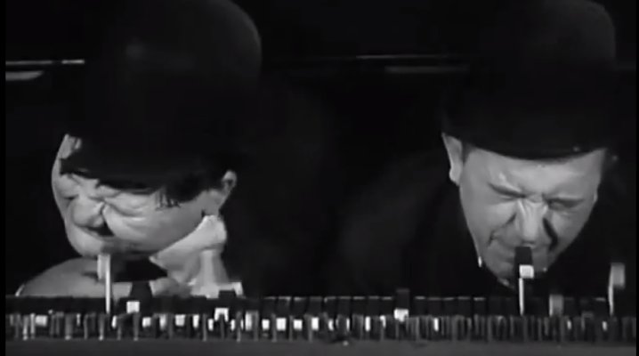 Laurel et Hardy, piano, dans Way in the West