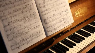 Être bienveillant avec les pianistes débutants